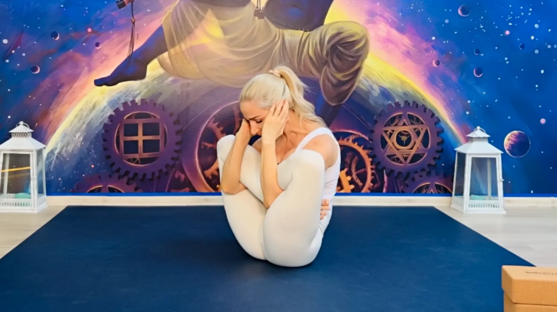 Garbha Pindasana