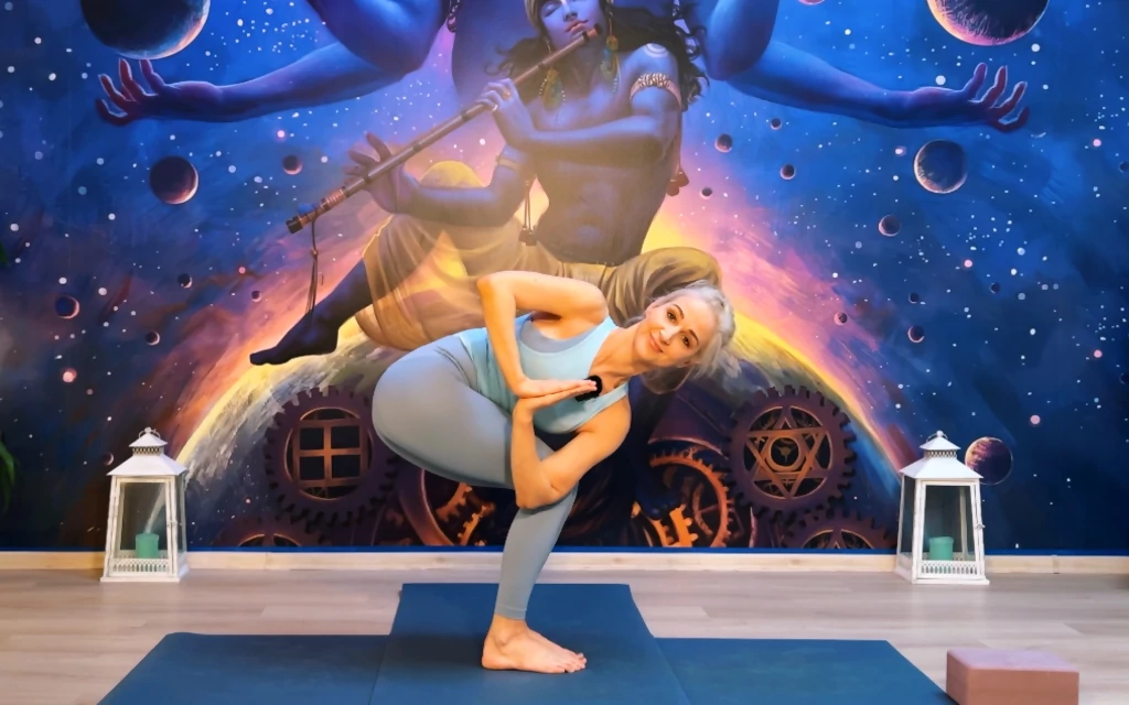 Parivrtta Utkatasana