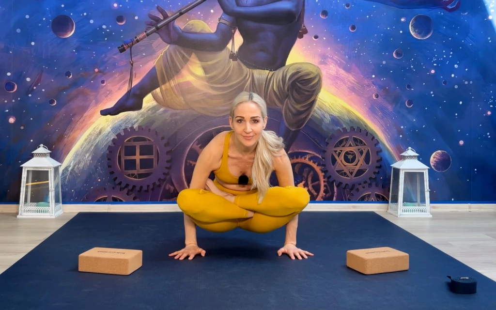 Tolasana