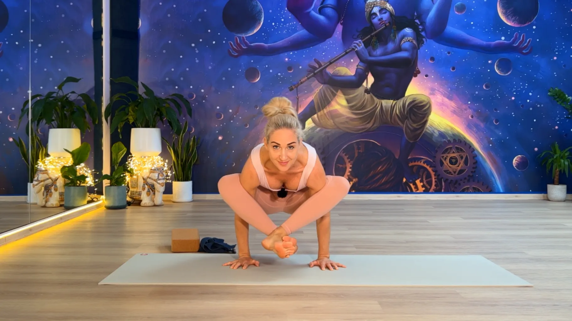 Bhujapidasana