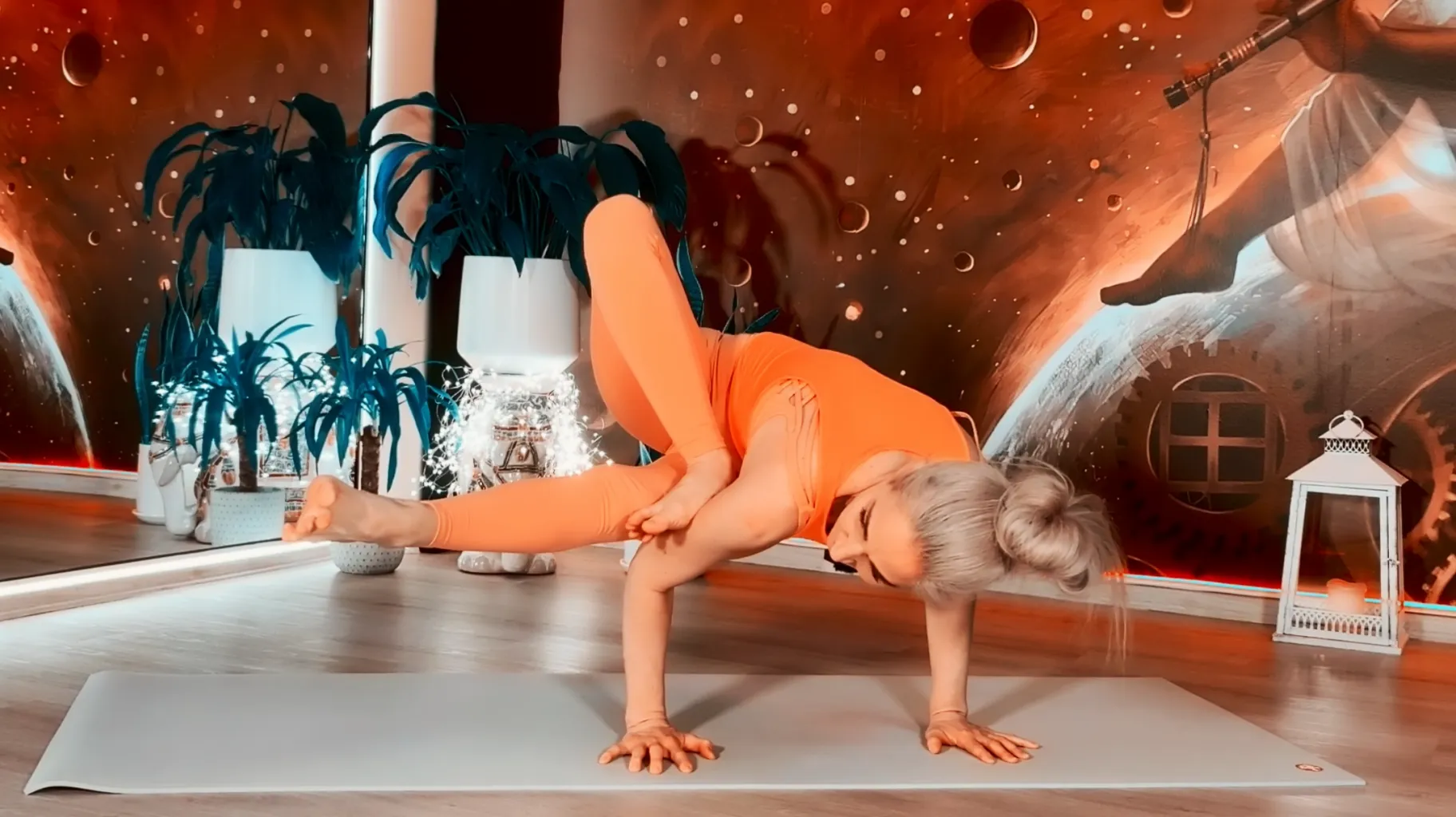 Parsva Bhuja Dandasana